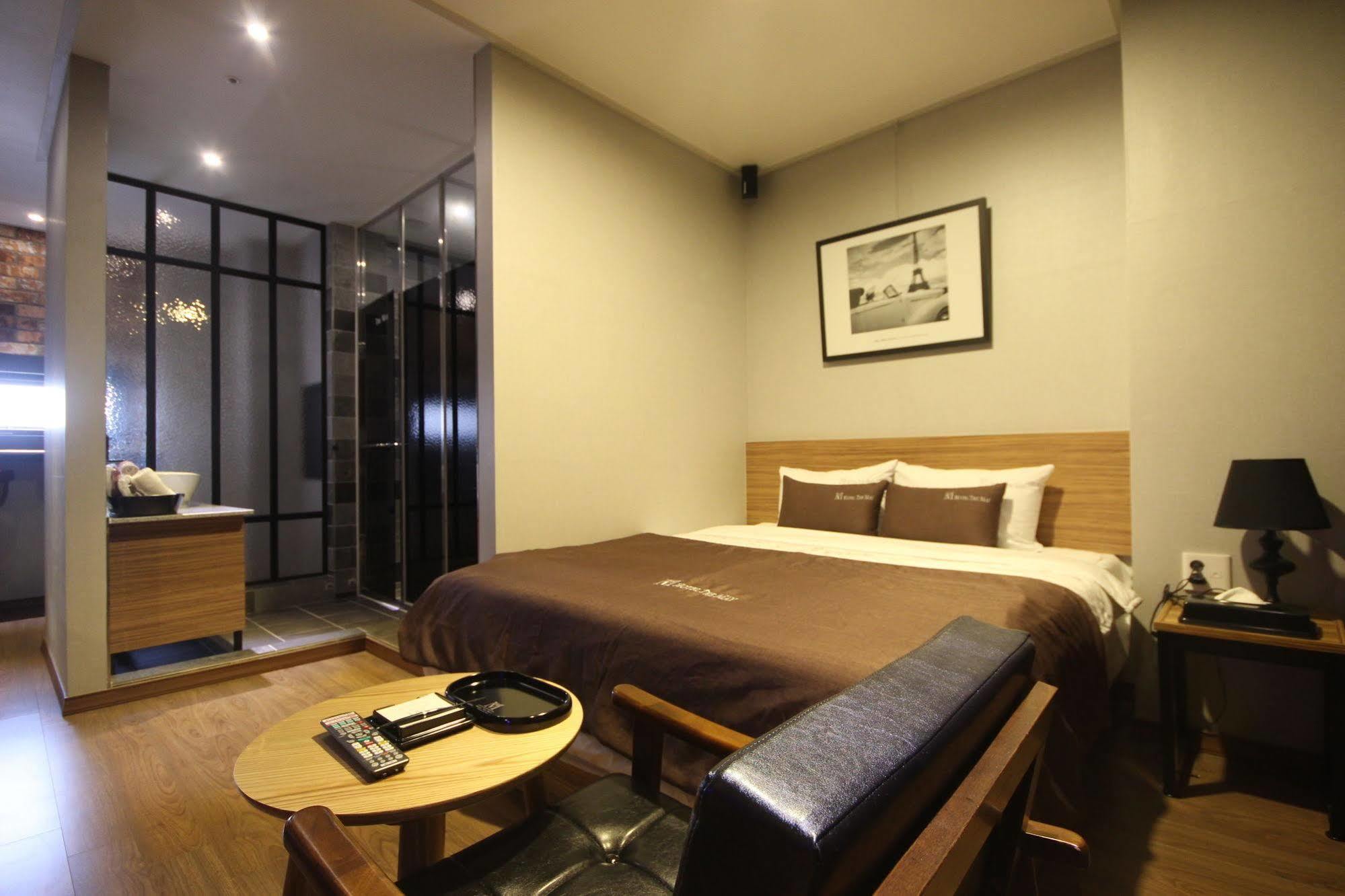 The May Hotel Busan Buitenkant foto